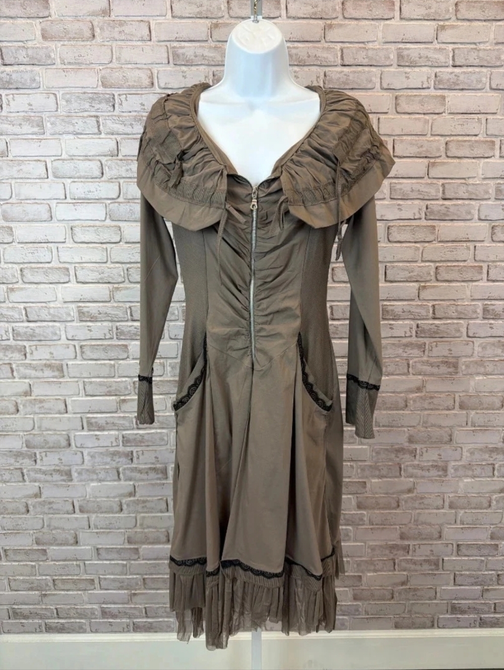 Zone Bleue Ruffled Jacket, Brown, Large, Used - Excellent